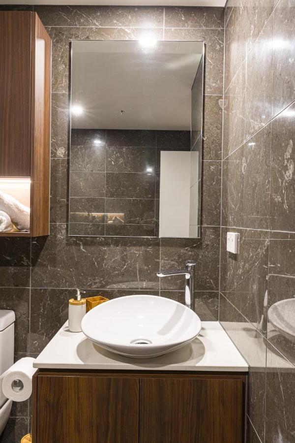 Hamptons Retreat On Level 77 Skytower Apartment Brisbane Exterior photo