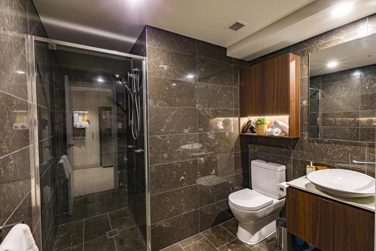 Hamptons Retreat On Level 77 Skytower Apartment Brisbane Exterior photo