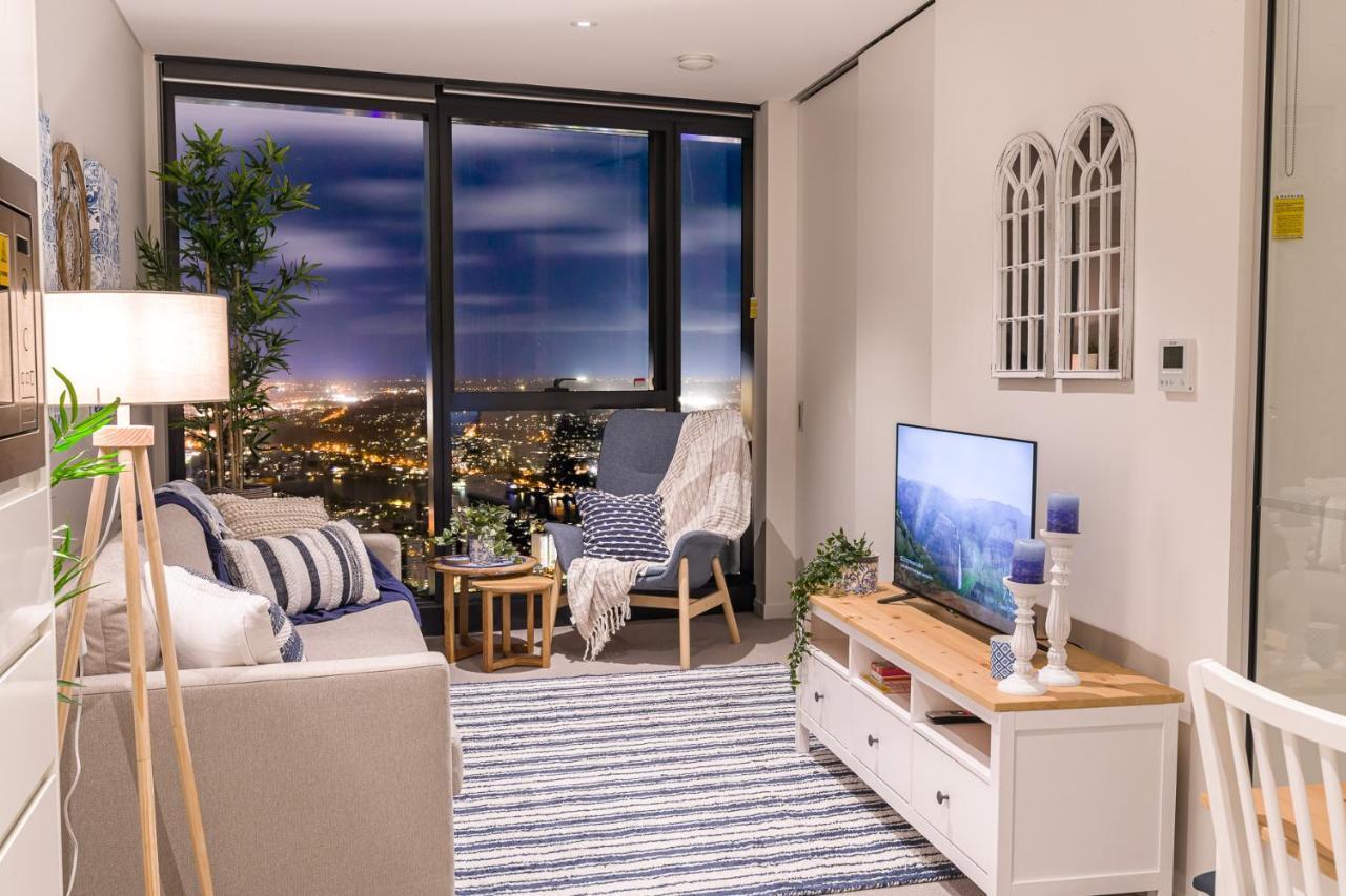 Hamptons Retreat On Level 77 Skytower Apartment Brisbane Exterior photo